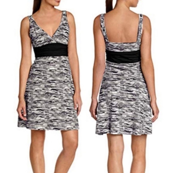 Patagonia
Black and White Margot Casual Maxi Dress - Picture 2 of 4